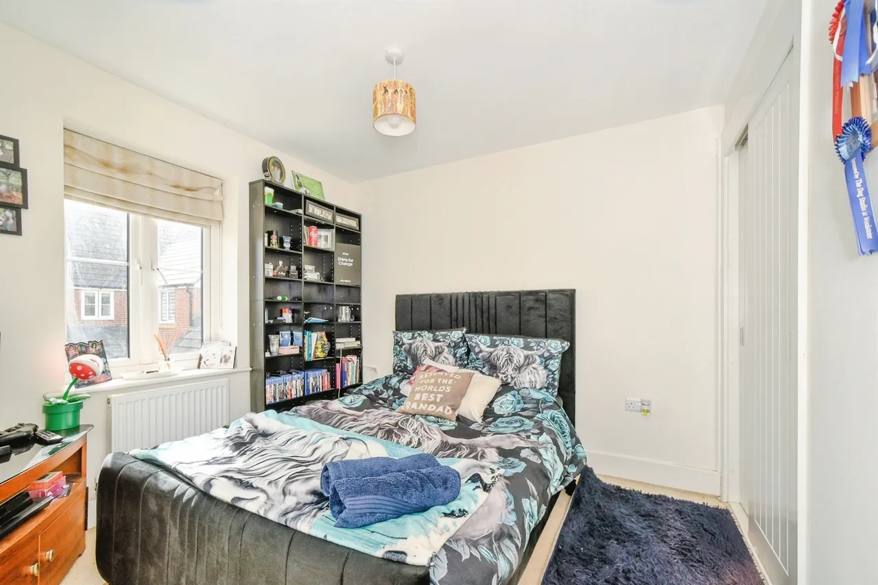 Queens Close, Watchfield, SN6, photo 14