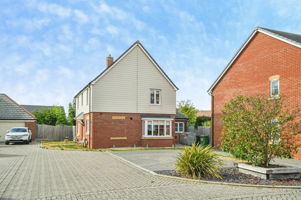 Queens Close, Watchfield, SN6, photo 20