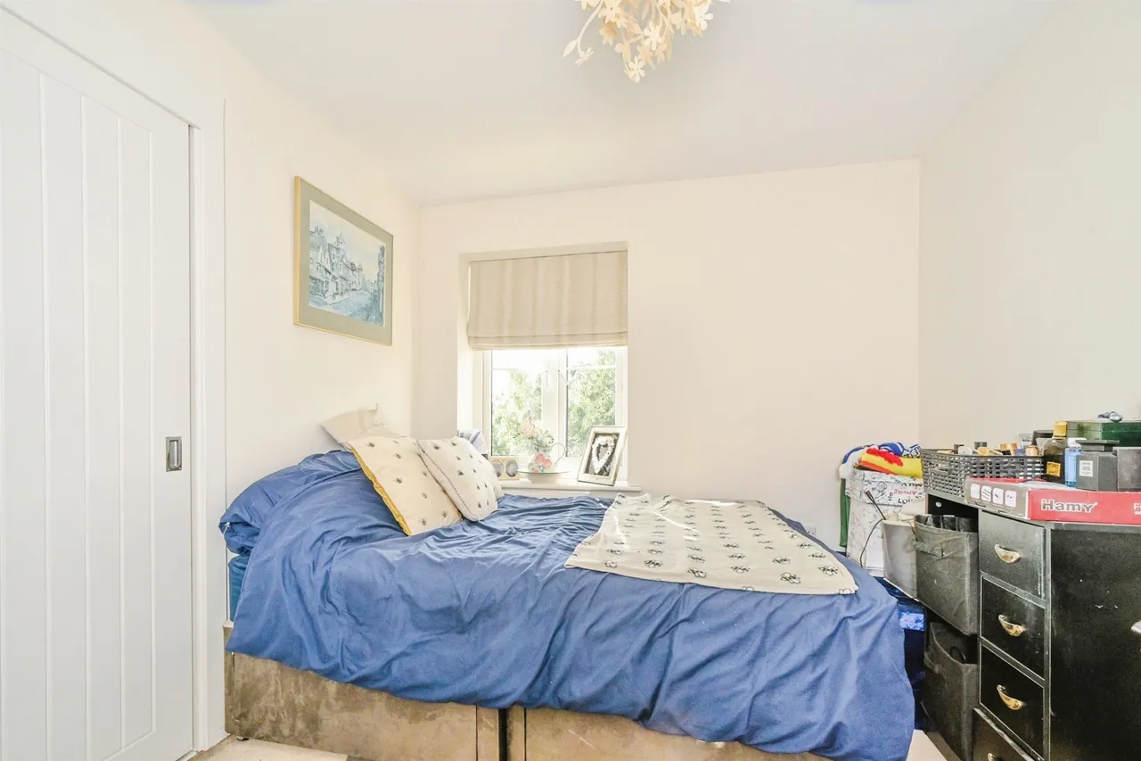 Queens Close, Watchfield, SN6, photo 15