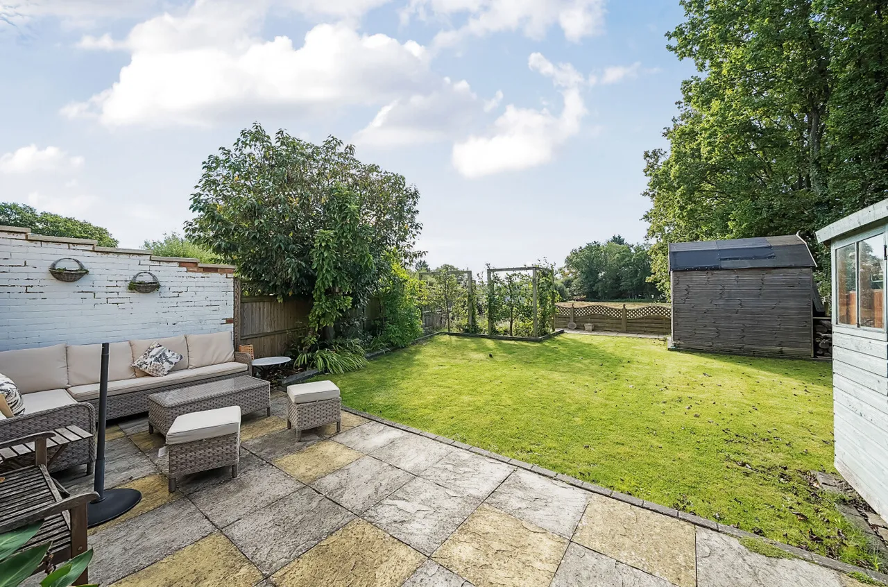 Brentmoor Road, West End, Woking, Surrey, GU24 9NN, photo 17