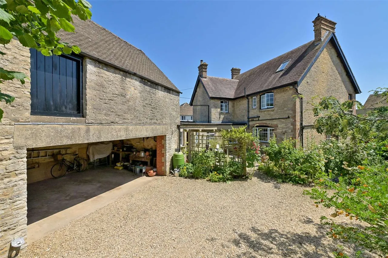 Pond Hill, Stonesfield, OX29, photo 13