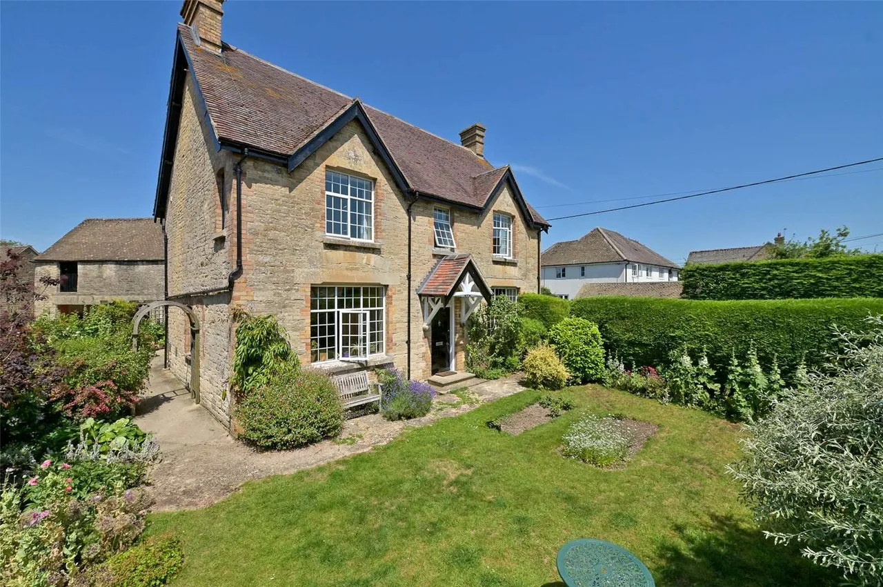 5 bed house for sale, Pond Hill, Stonesfield, OX29