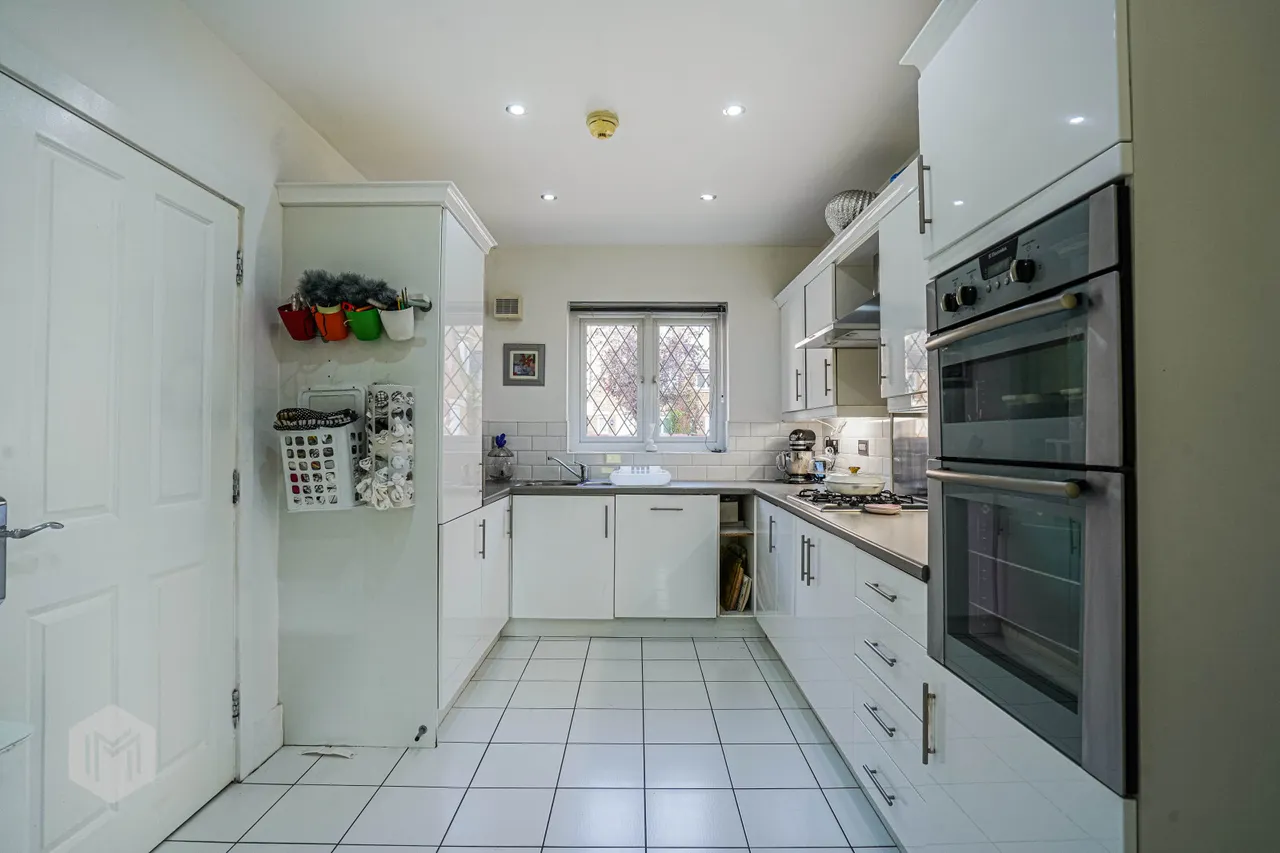 Reeceton Gardens, Bolton, BL1 5BG, photo 4
