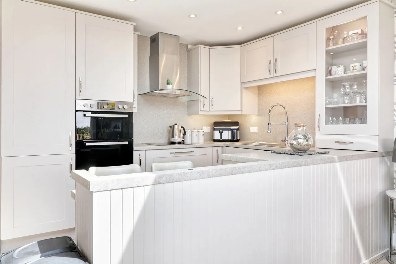 Ardley Crescent, Hatfield Heath, CM22, photo 35