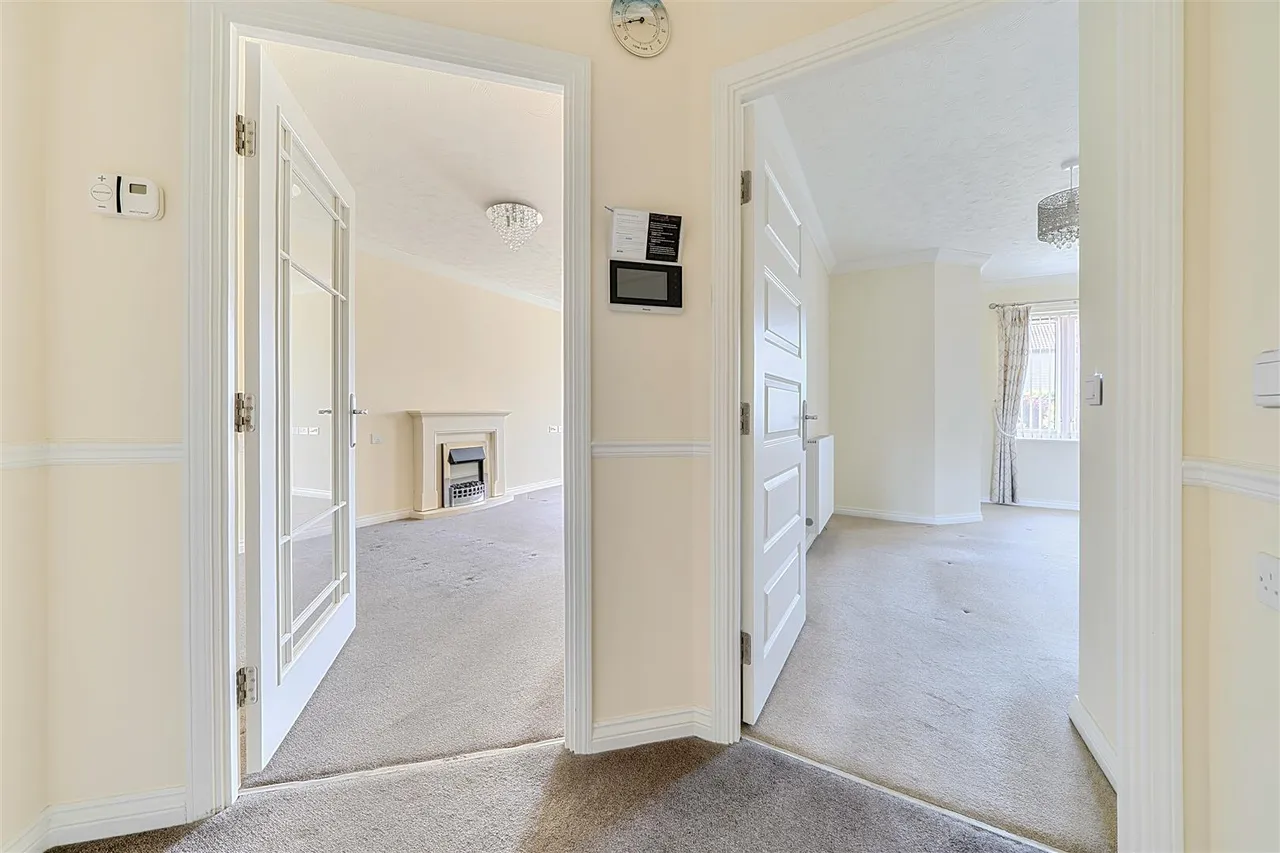 Pole Barn Lane, Frinton-On-Sea, CO13, photo 7
