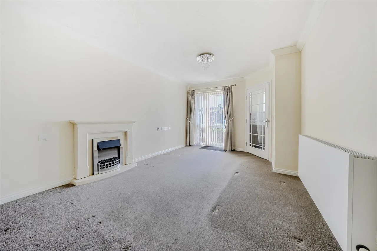 Pole Barn Lane, Frinton-On-Sea, CO13, photo 6