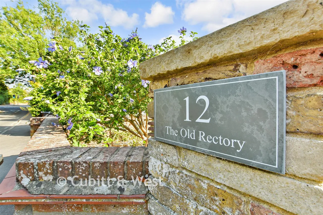 The Old Street, Fetcham, KT22, photo 9