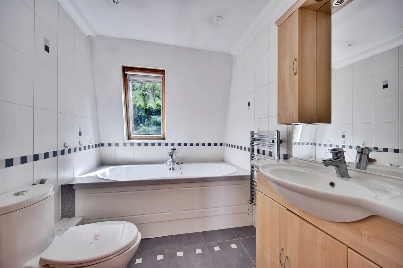 The Priory, East Farleigh, ME15, photo 12