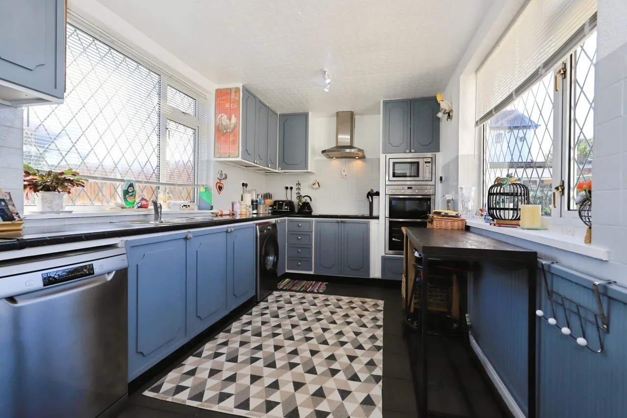 Spring Grove Crescent, Kidderminster, DY11, photo 8
