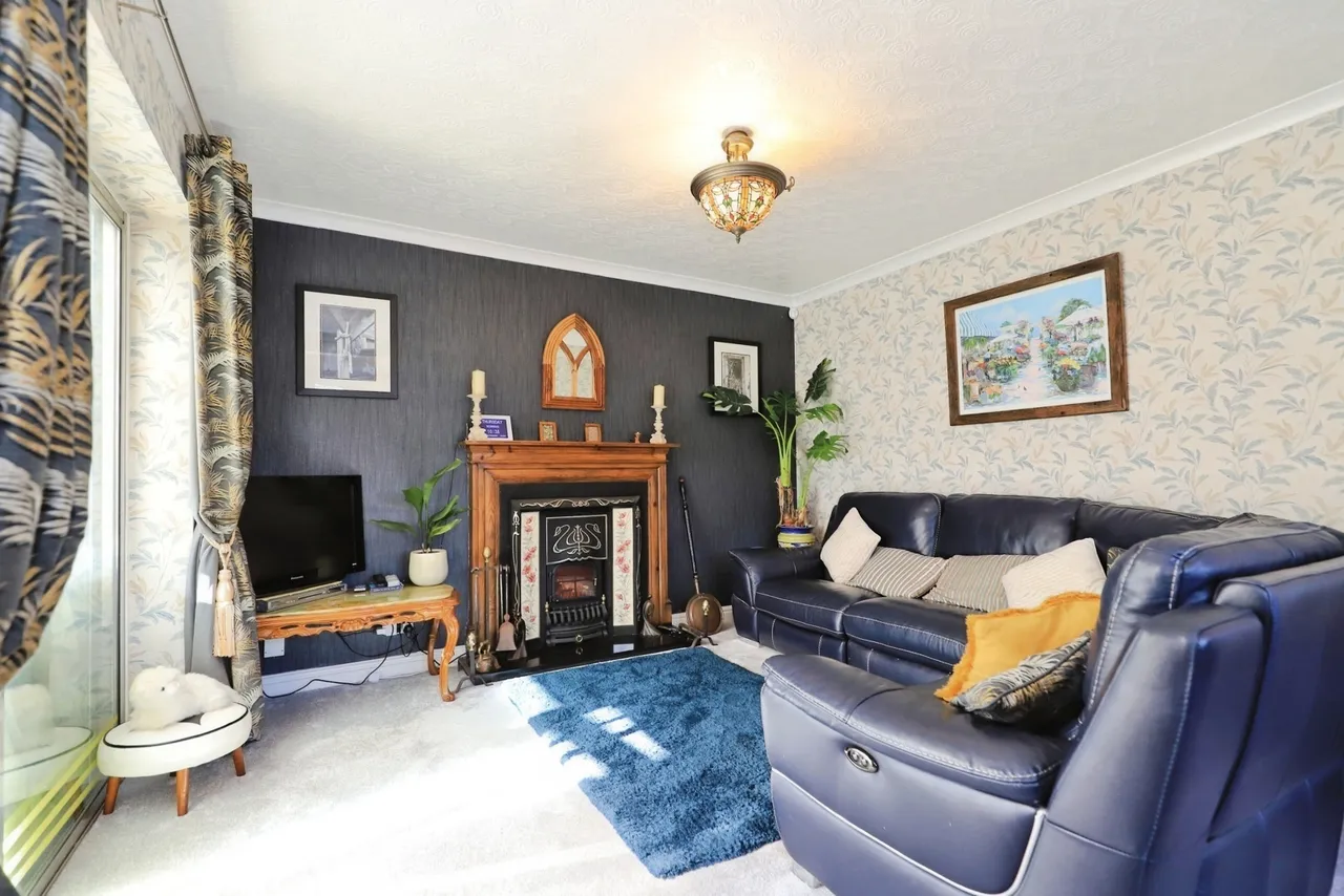 Spring Grove Crescent, Kidderminster, DY11, photo 5