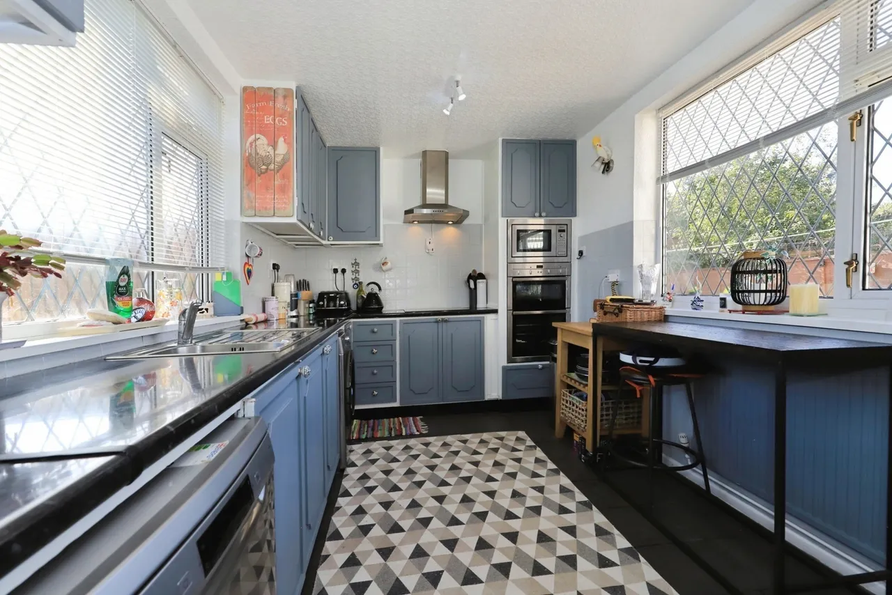 Spring Grove Crescent, Kidderminster, DY11, photo 7