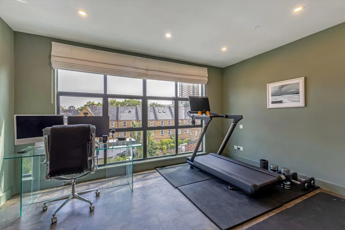 Vicarage Crescent, London, SW11, photo 13
