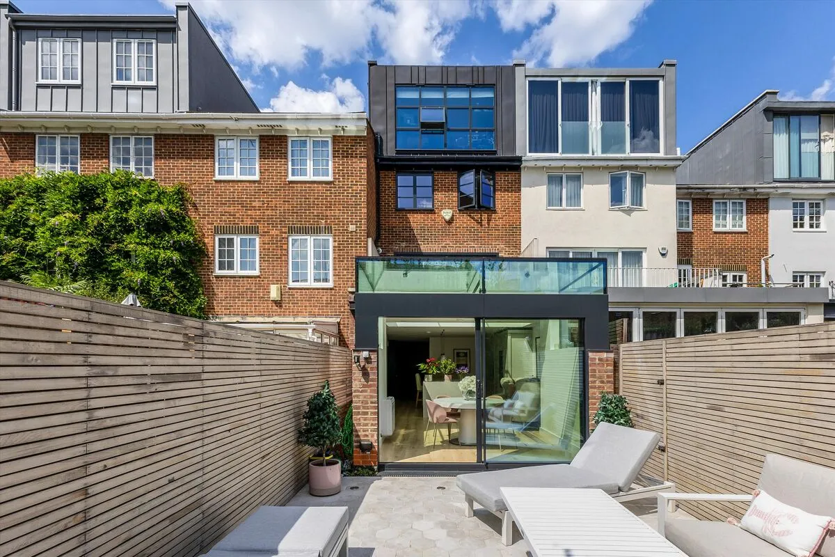 Vicarage Crescent, London, SW11, photo 4
