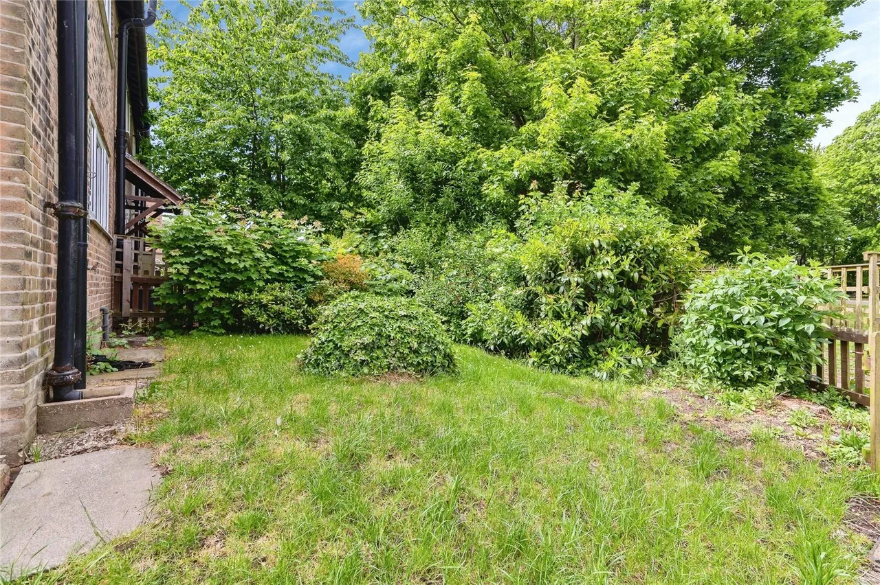 Trenchard Close, Newton, NG13, photo 17