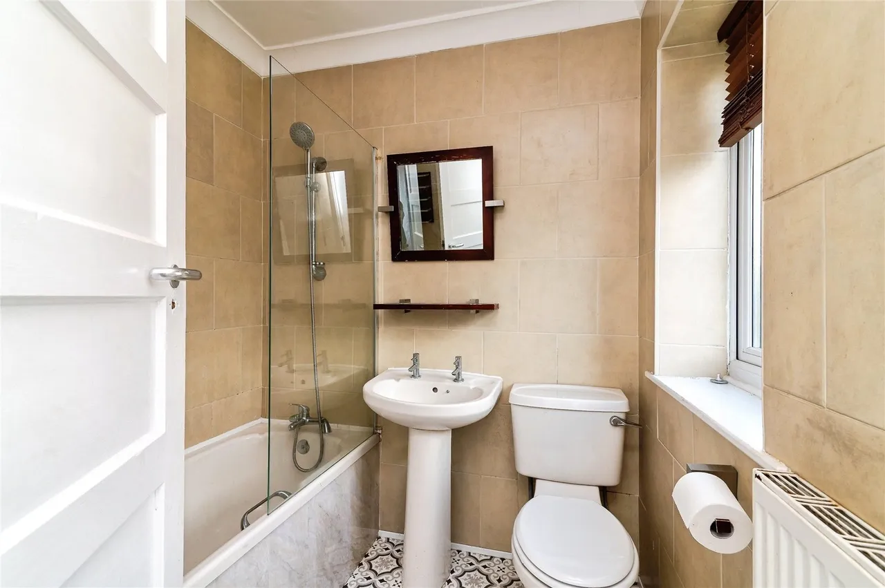 Trenchard Close, Newton, NG13, photo 9