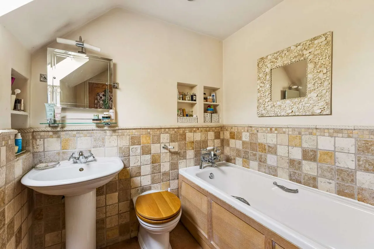 San Remo Road, Aspley Guise, MK17, photo 24