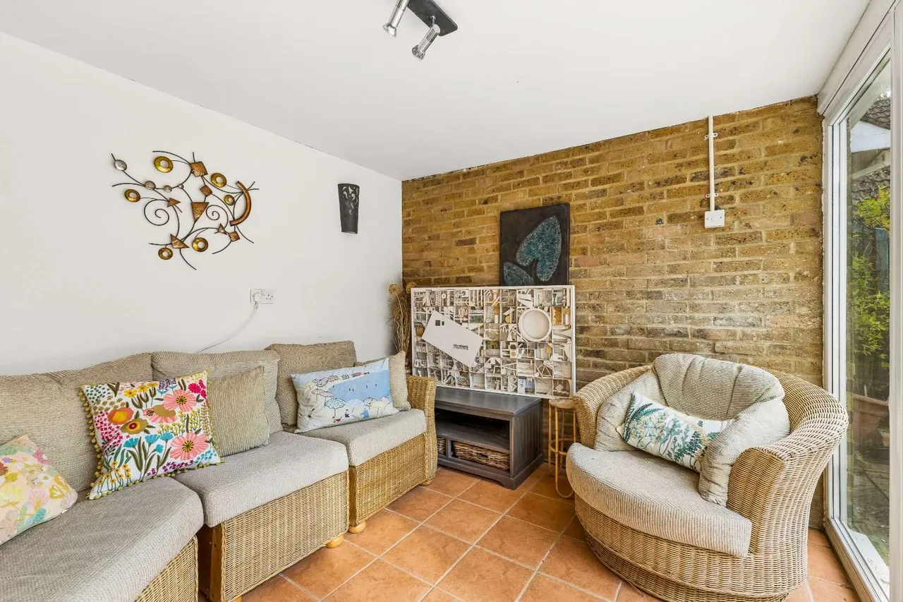 San Remo Road, Aspley Guise, MK17, photo 16