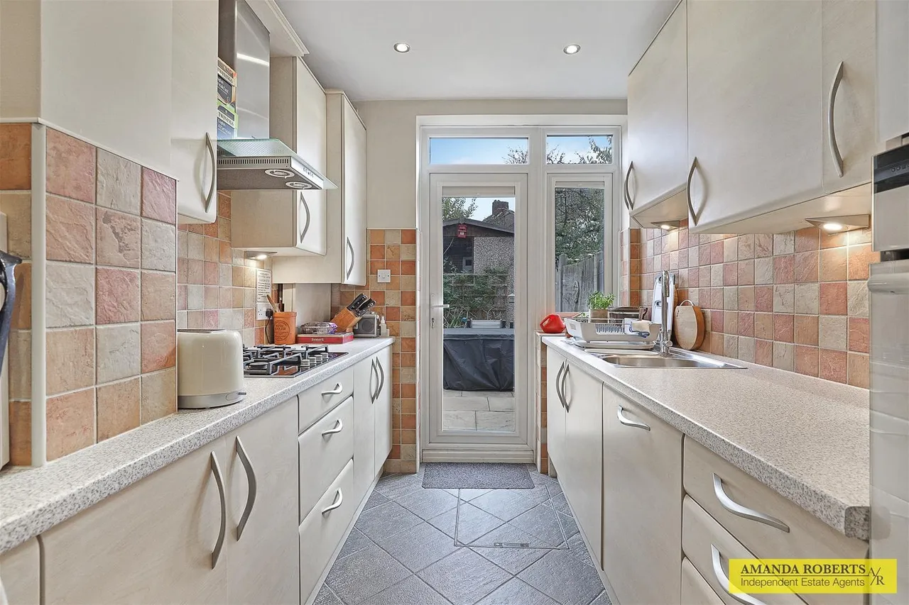 Waltham Way, Chingford, photo 9
