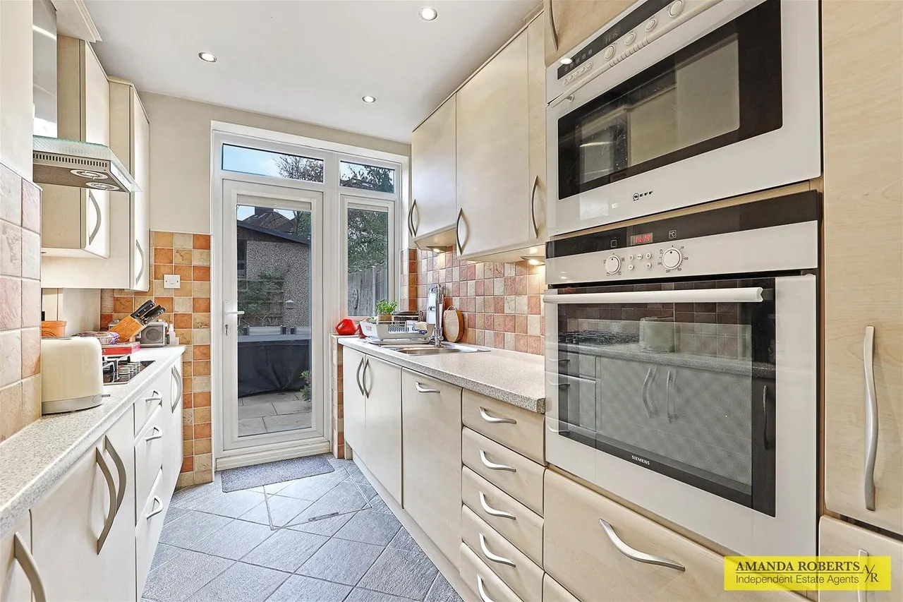 Waltham Way, Chingford, photo 7