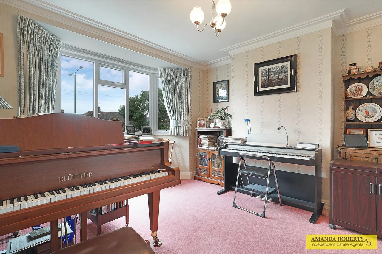 Waltham Way, Chingford, photo 5