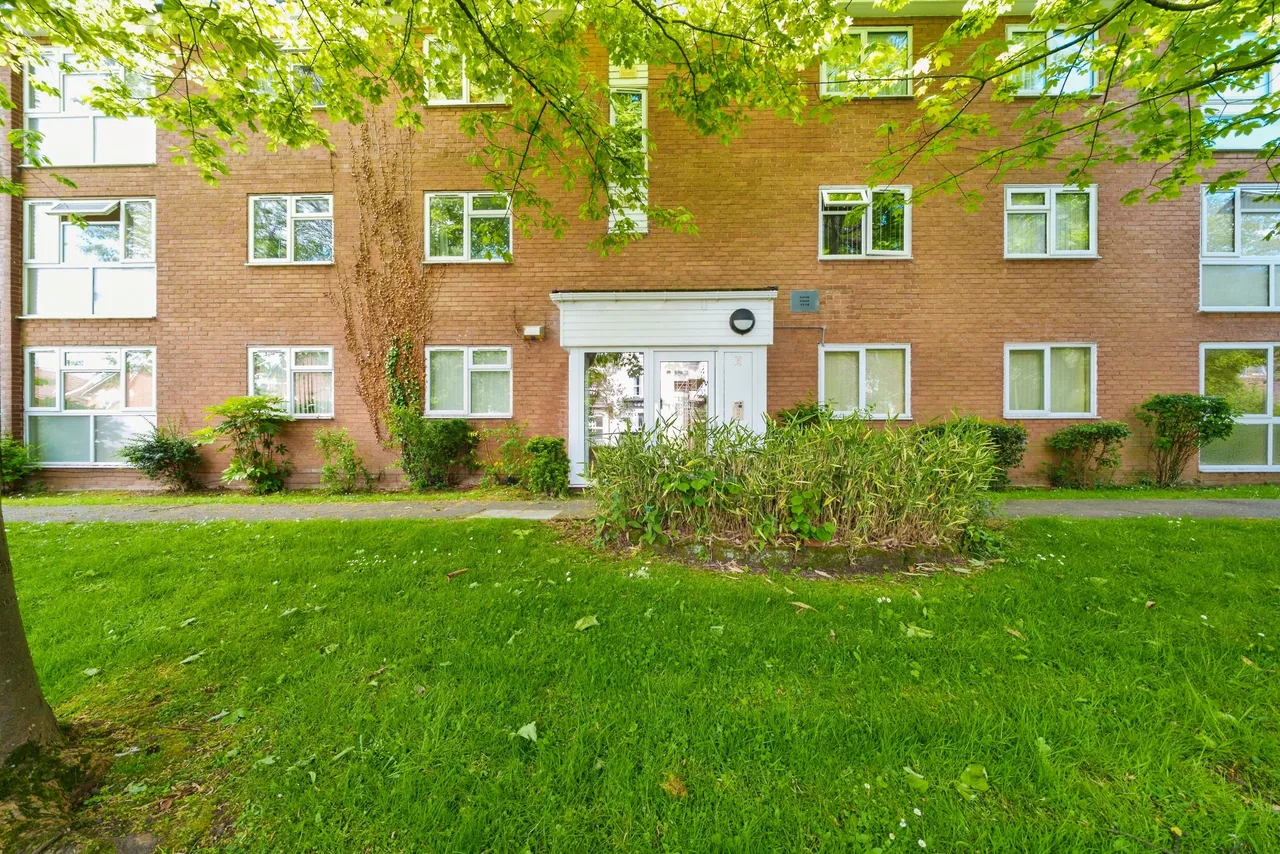 2 bed flat for sale, Lorne Road, Prenton, CH43