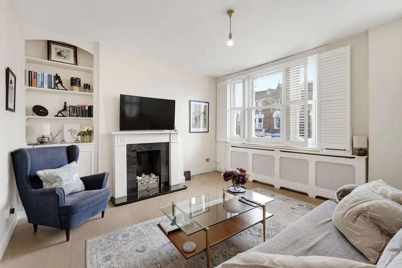 Lavender Hill, London, SW11 5RA, photo 2