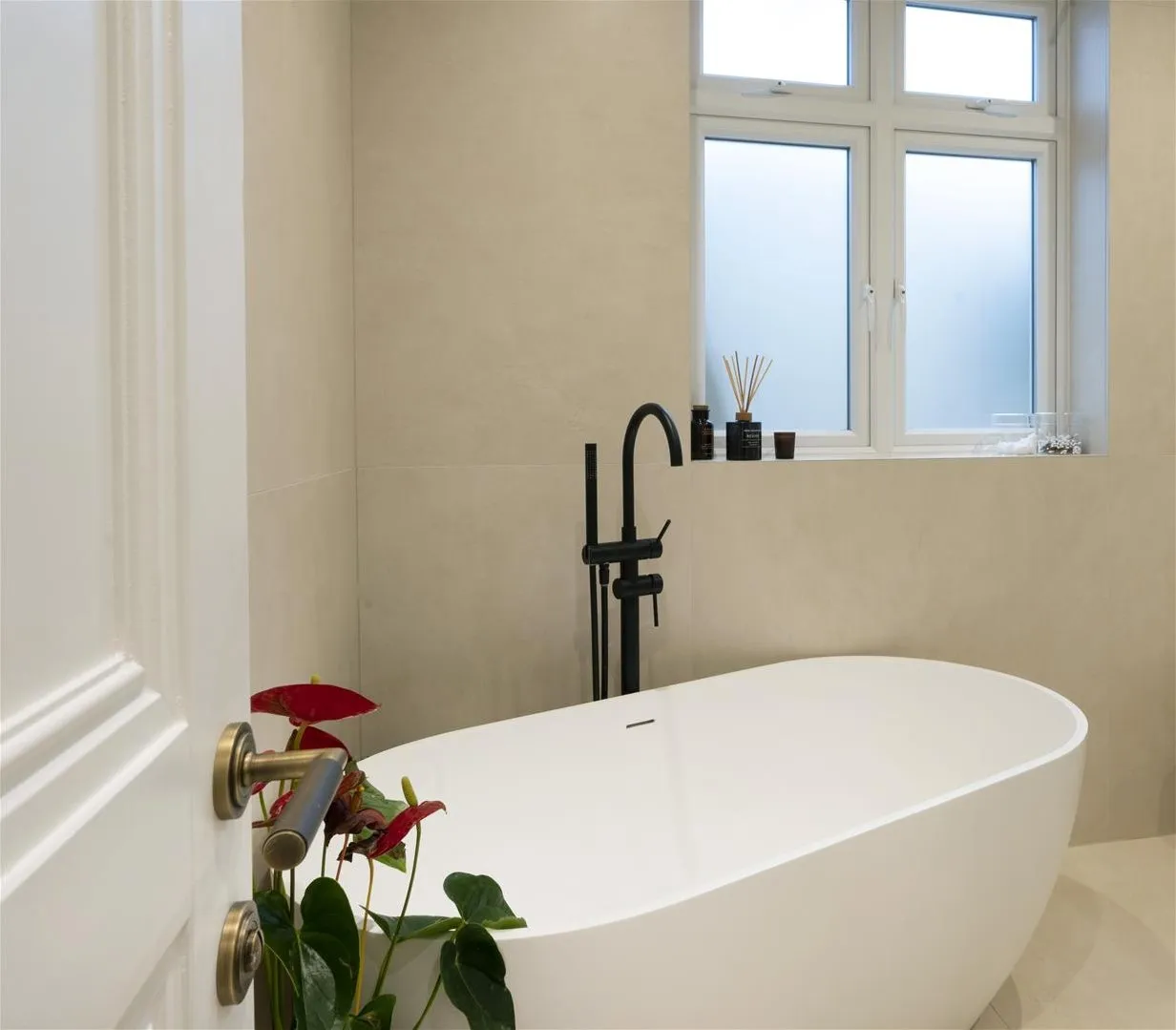 Elgar Avenue, Surbiton KT5 9JY, photo 10
