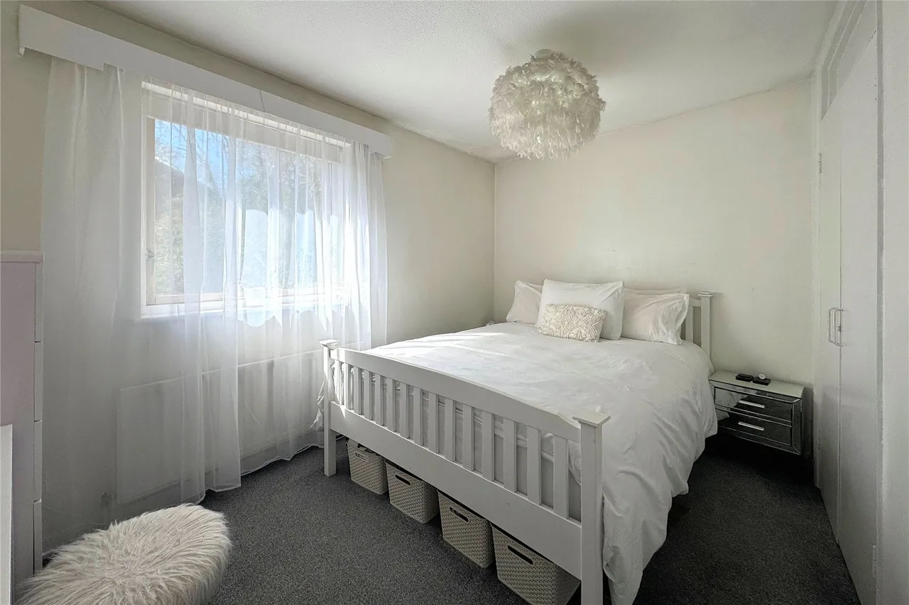Nottingham Close, Woking, GU21, photo 3