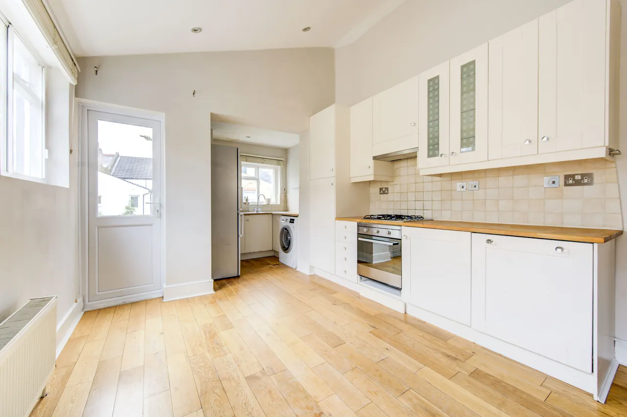 10a Firth Gardens, London, photo 4