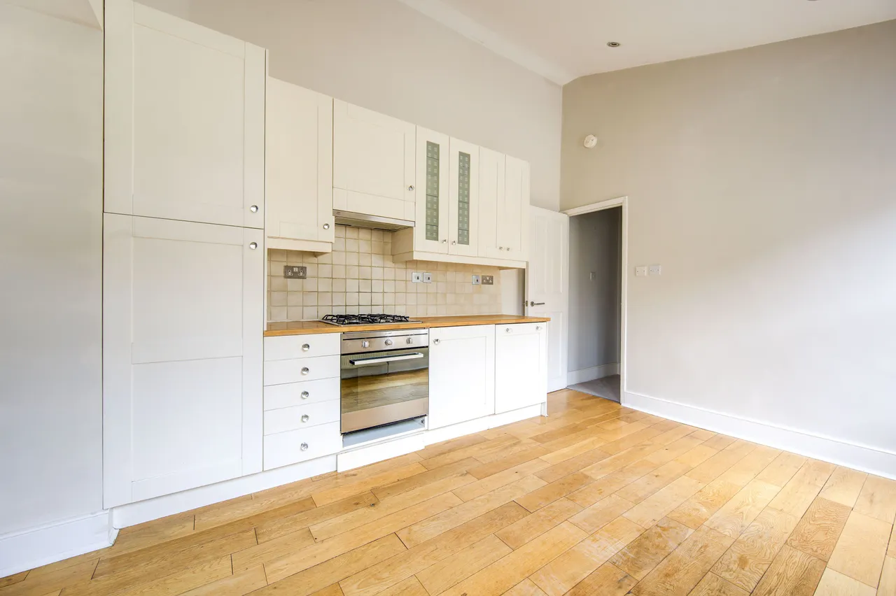 10a Firth Gardens, London, photo 9