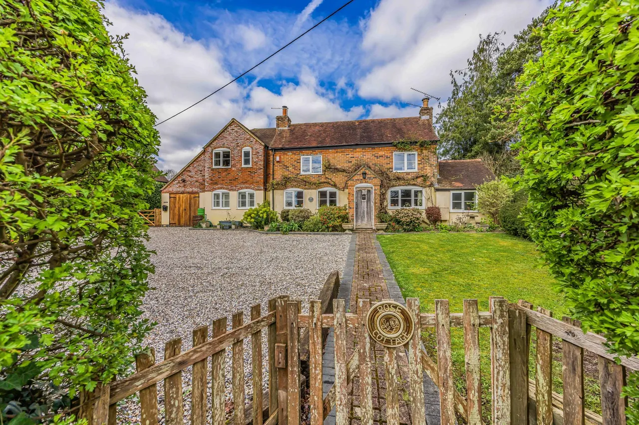 5 bed house for sale, Hambledon, Hampshire