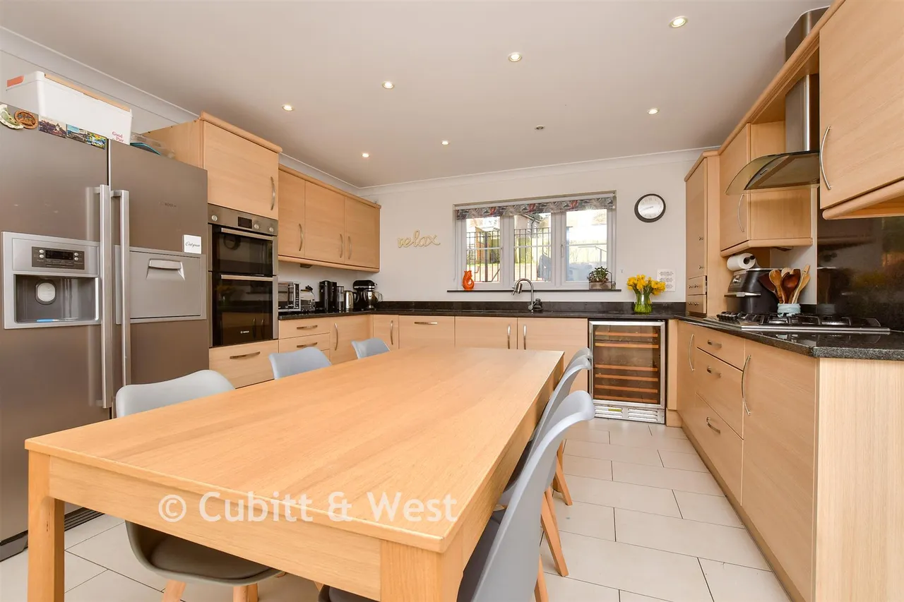 Bankside, Epsom, KT17, photo 8