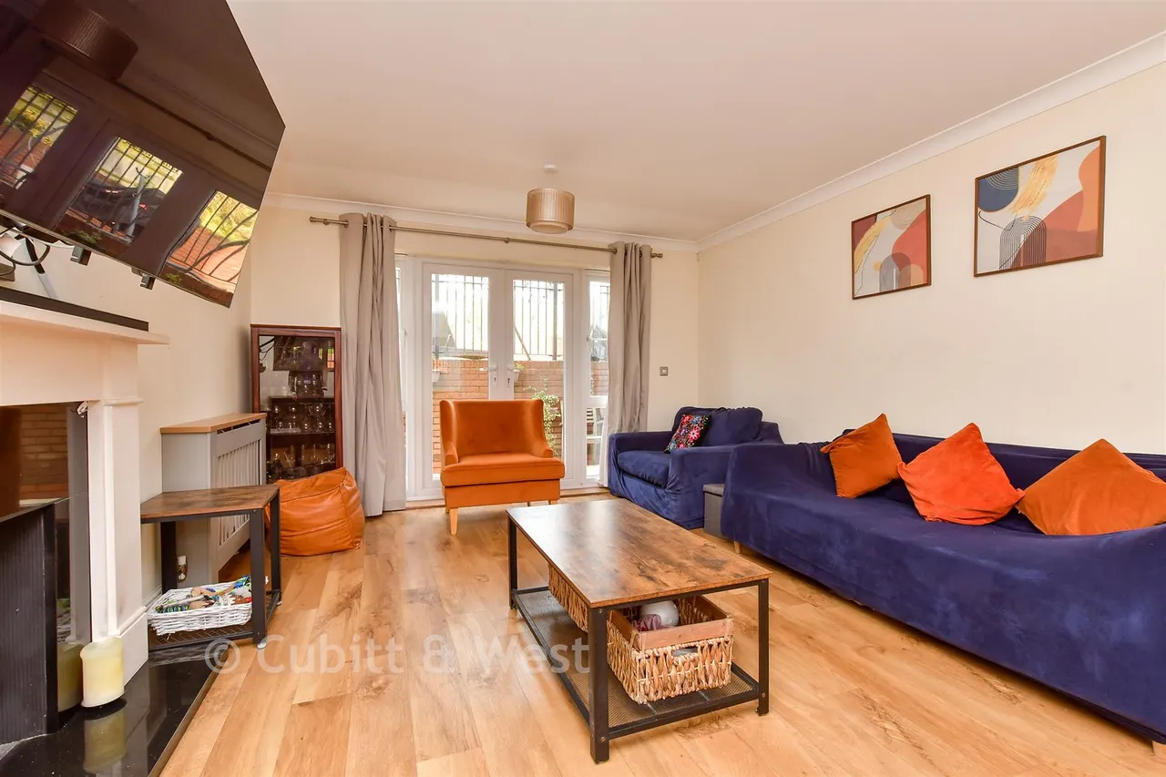 Bankside, Epsom, KT17, photo 7