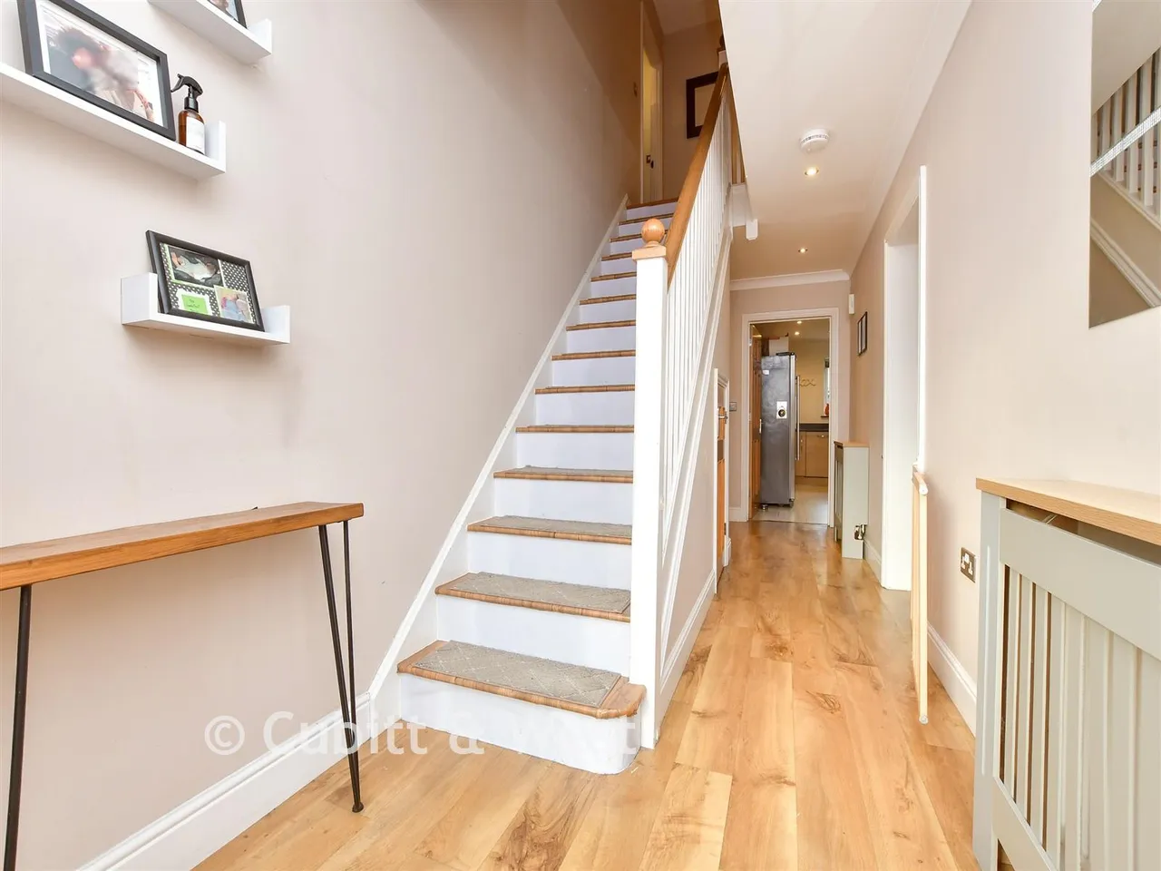 Bankside, Epsom, KT17, photo 4