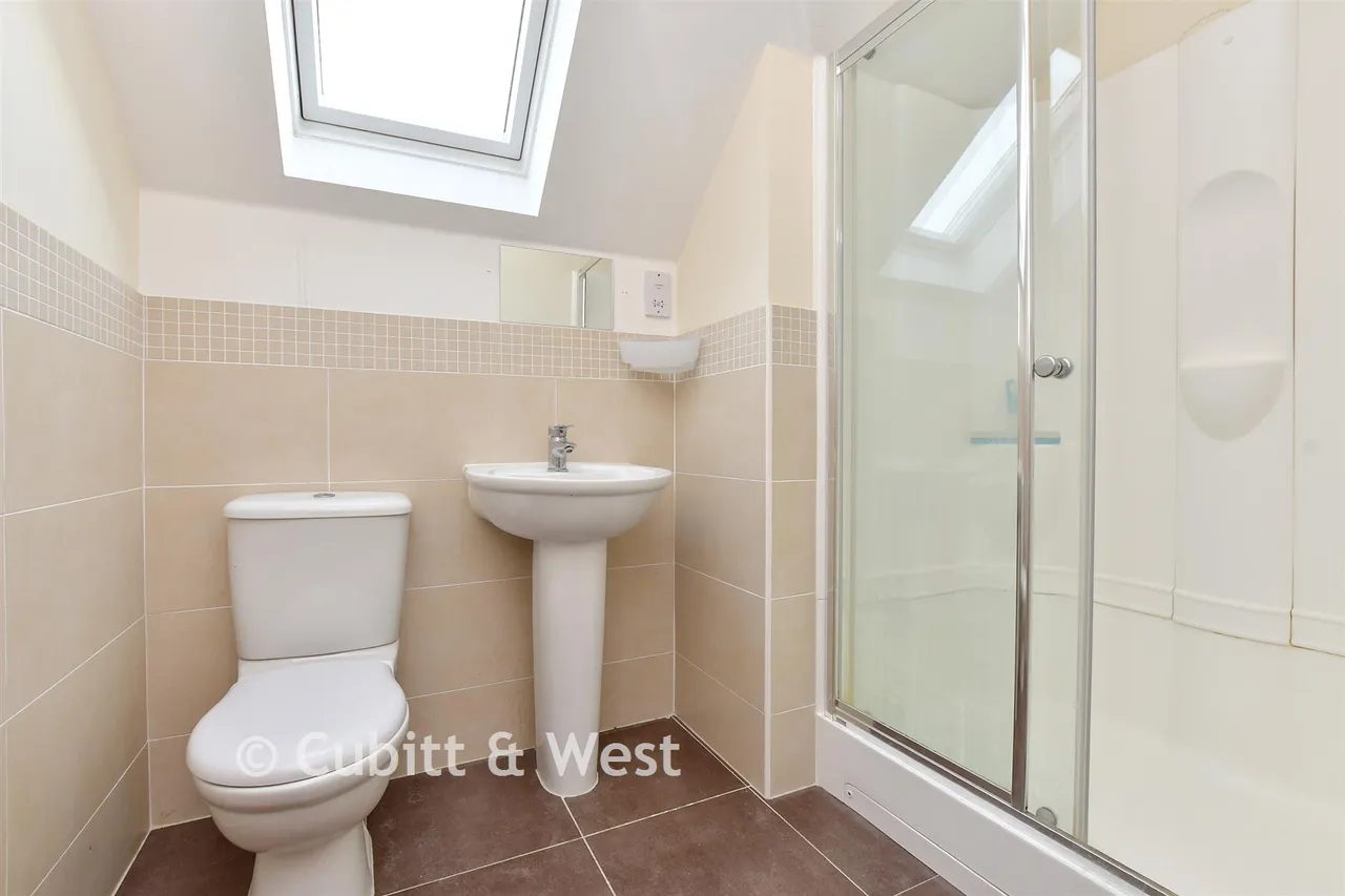 Bankside, Epsom, KT17, photo 15