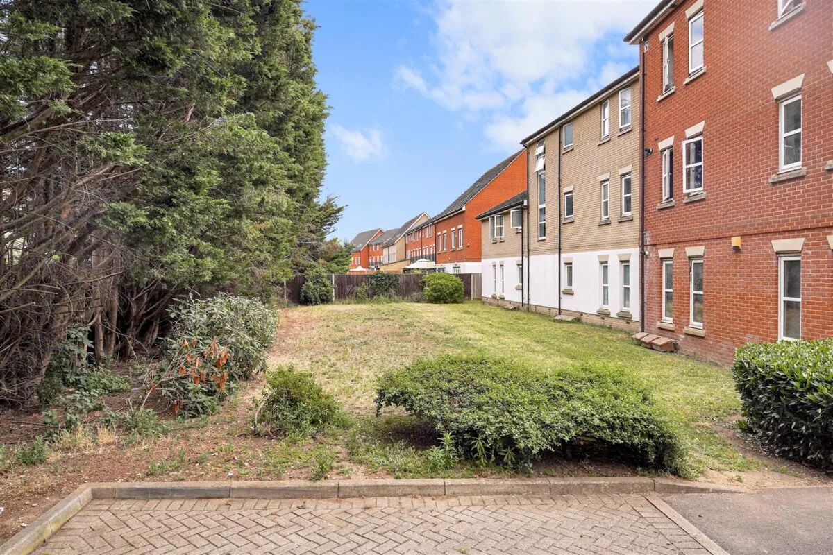Glandford Way, Chadwell Heath, RM6, photo 18