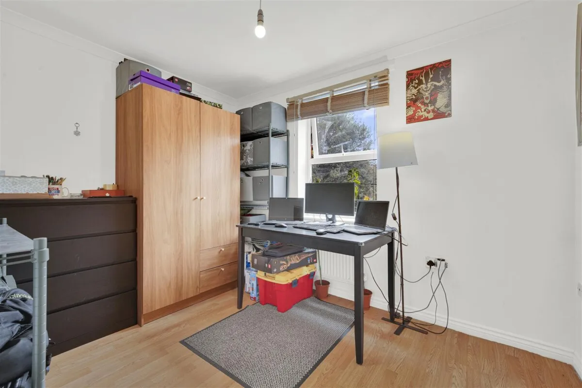 Glandford Way, Chadwell Heath, RM6, photo 12