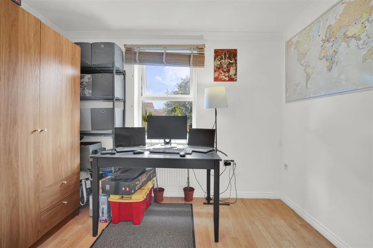Glandford Way, Chadwell Heath, RM6, photo 11