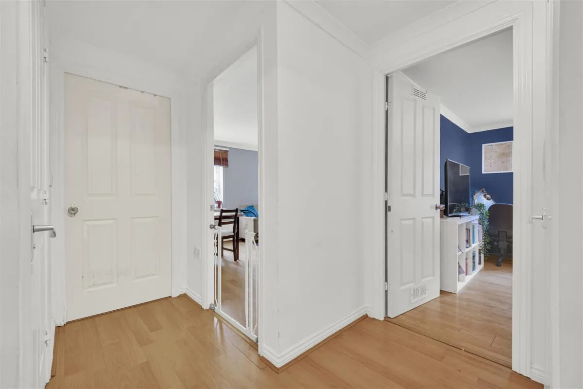 Glandford Way, Chadwell Heath, RM6, photo 13