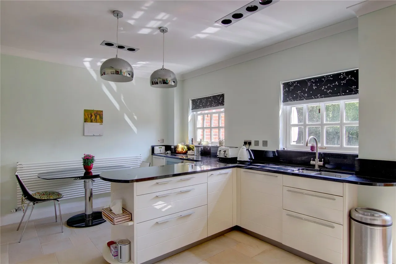 Woodland Drive, Barnt Green, Birmingham, B45 8FX, photo 7