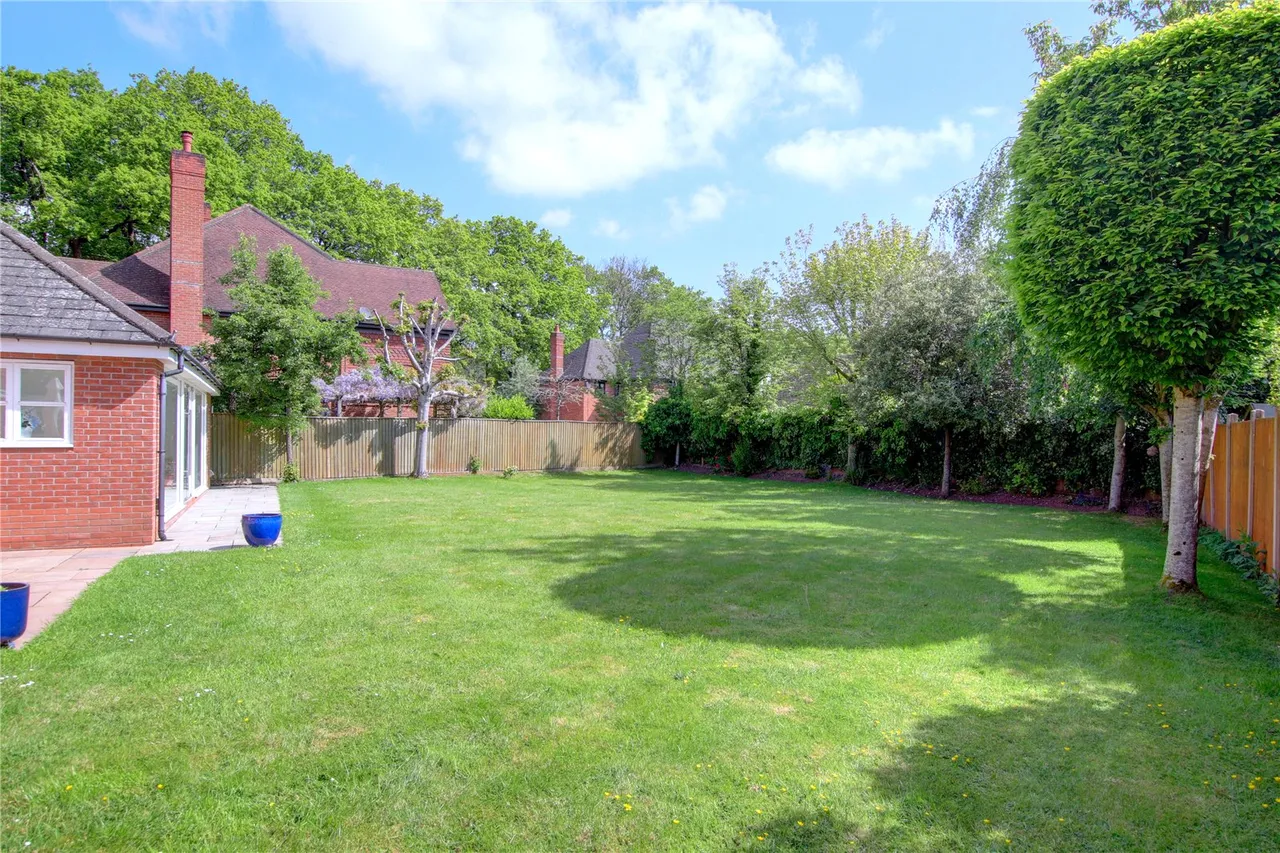 Woodland Drive, Barnt Green, Birmingham, B45 8FX, photo 32