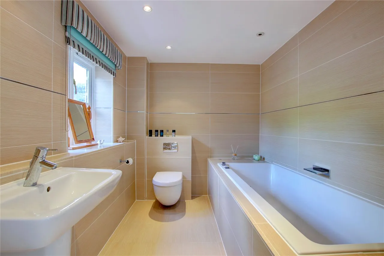 Woodland Drive, Barnt Green, Birmingham, B45 8FX, photo 24
