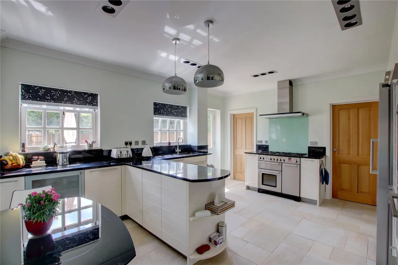 Woodland Drive, Barnt Green, Birmingham, B45 8FX, photo 2