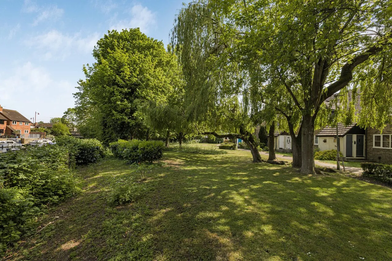 River Meads, Stanstead Abbotts, SG12, photo 12