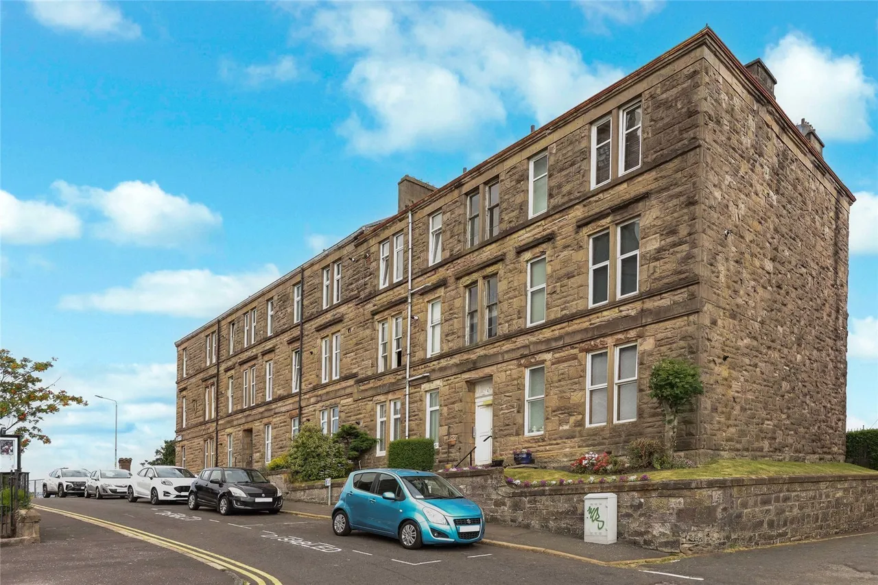 1 bed flat for sale — 1 Castle Mansions, Gourock, PA19