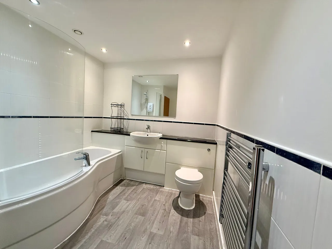 Bishops Corner, Hulme, M15, photo 8
