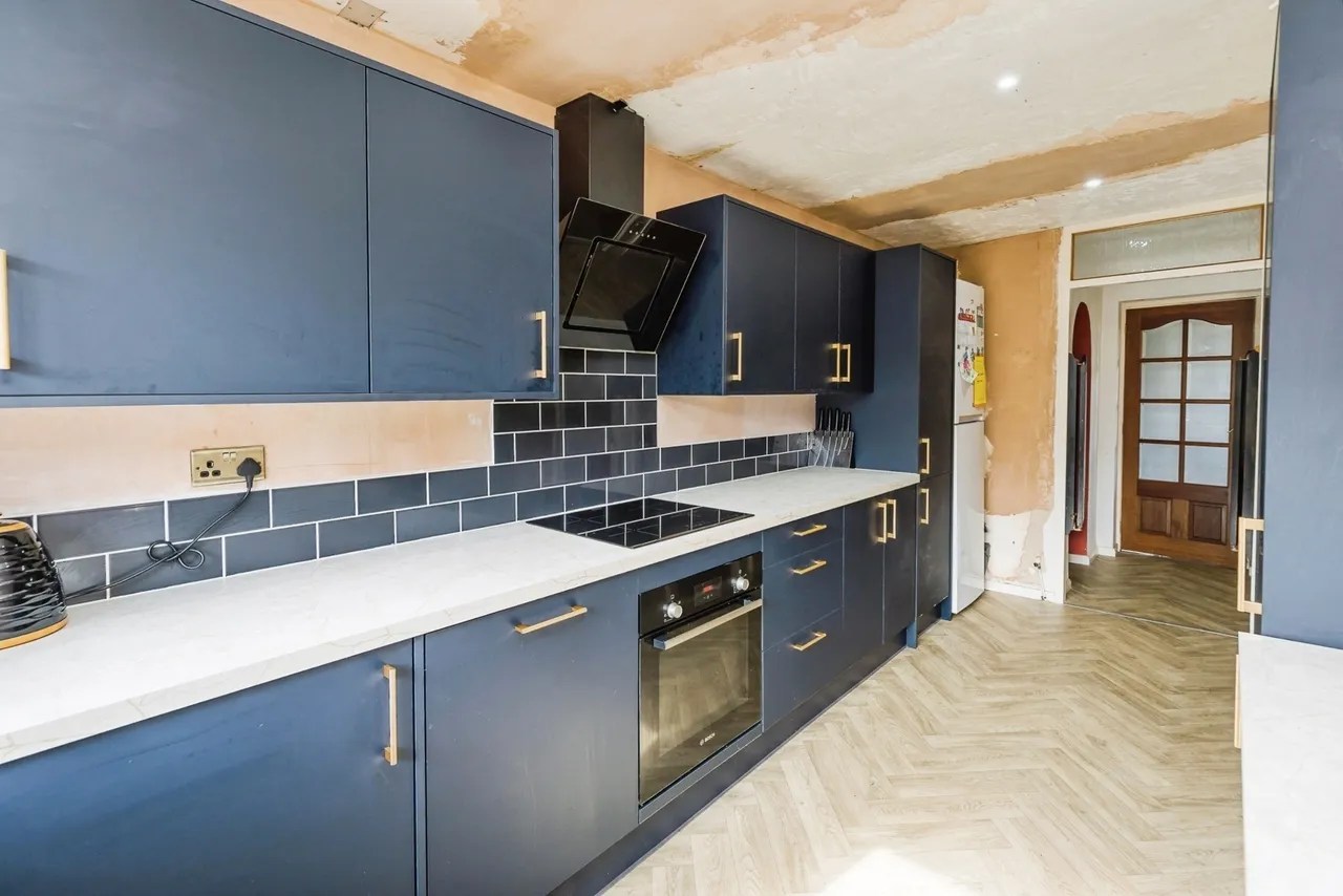 Cwm Close, Mynydd Isa, CH7, photo 4