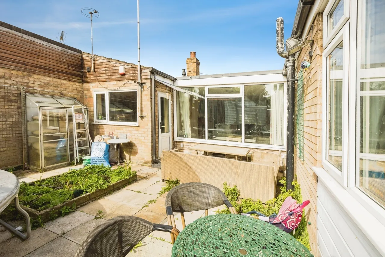 Cwm Close, Mynydd Isa, CH7, photo 13