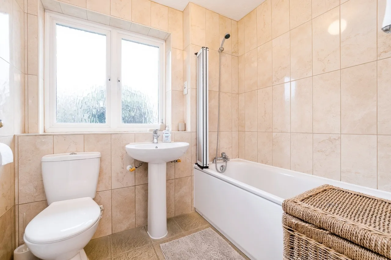 Monkhams Avenue, Woodford Green, IG8, photo 12