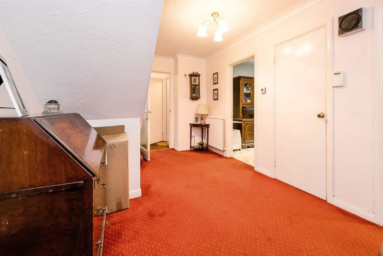 Monkhams Avenue, Woodford Green, IG8, photo 5